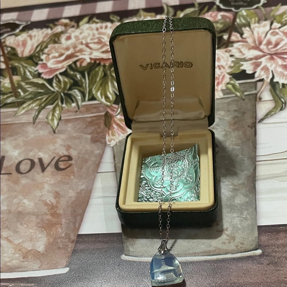 Sterling Silver necklace with hand-carved moonstone pagoda from 1960’s.-